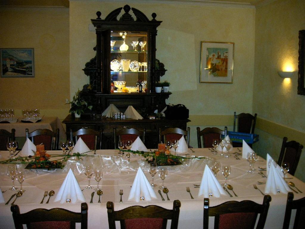 Gasthaus Hirsch Hotel Baden-Baden Bagian luar foto